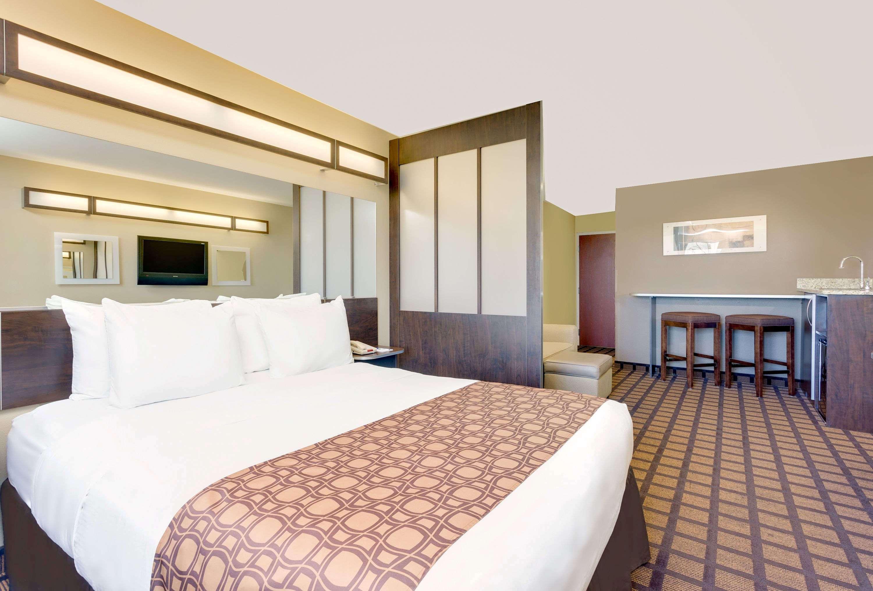Microtel By Wyndham Perry National Fairground Area I-75 Exteriör bild