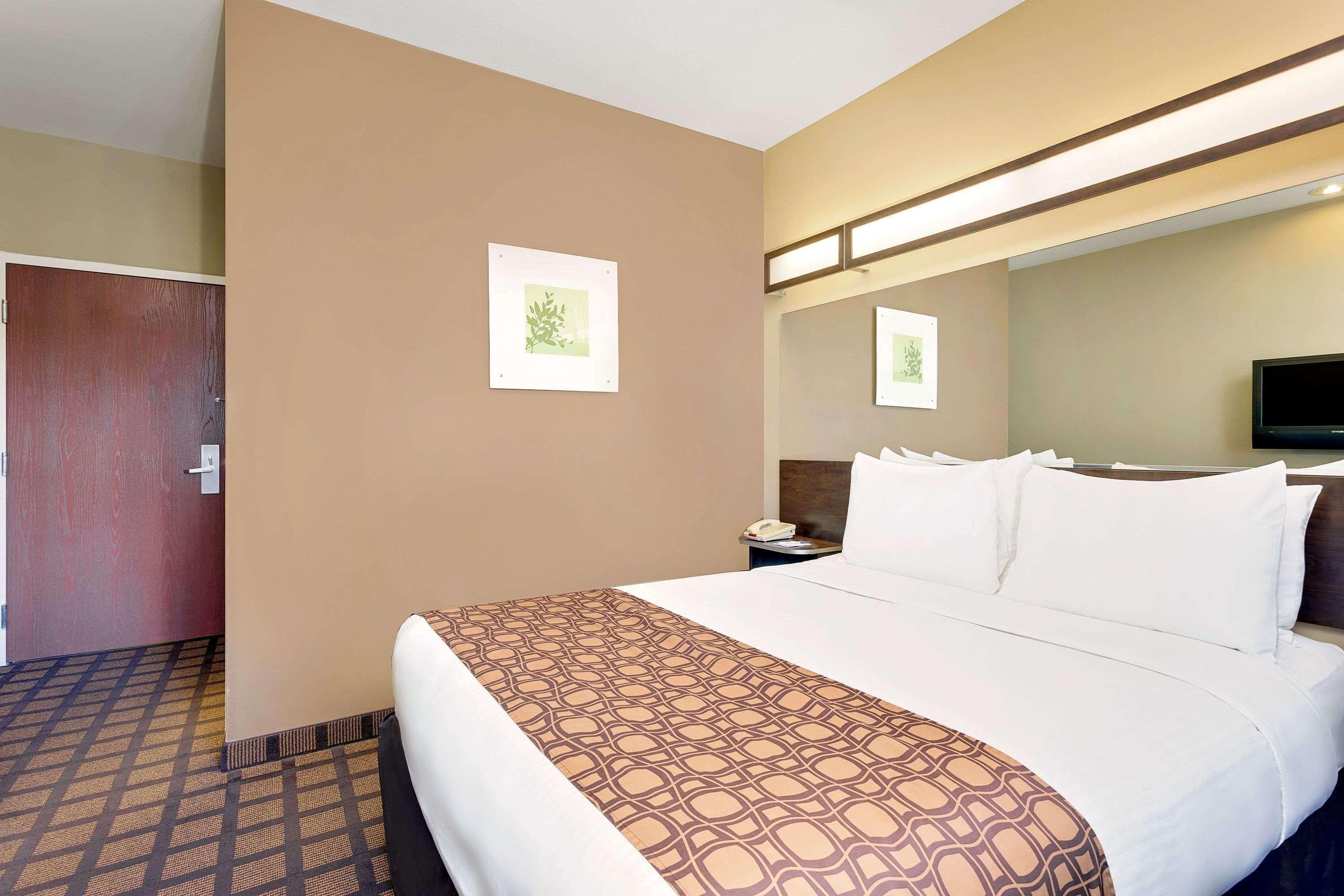 Microtel By Wyndham Perry National Fairground Area I-75 Exteriör bild