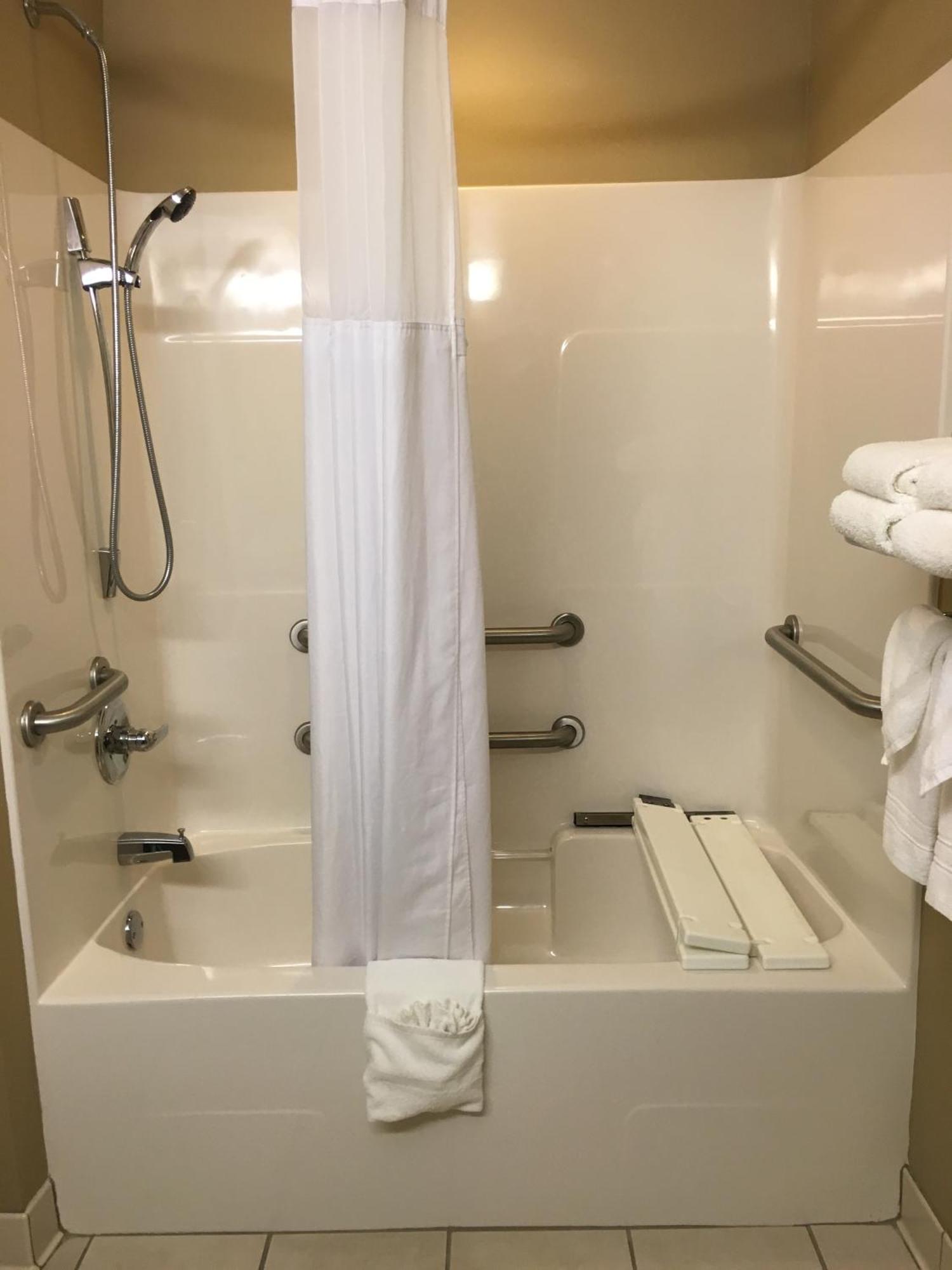 Microtel By Wyndham Perry National Fairground Area I-75 Rum bild
