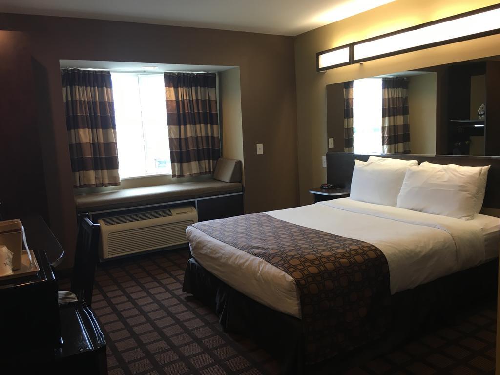 Microtel By Wyndham Perry National Fairground Area I-75 Exteriör bild